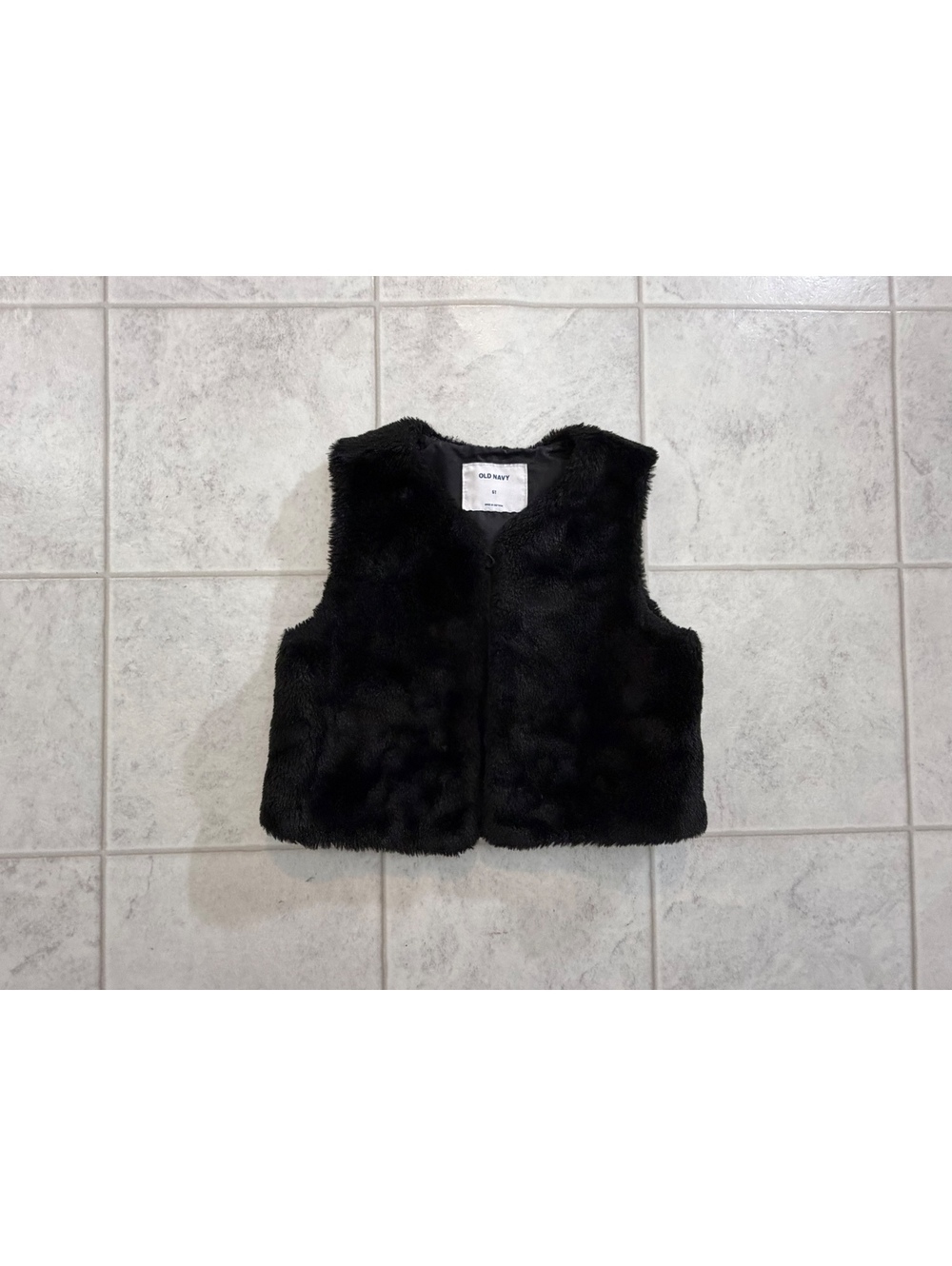 Old Navy black faux fur vest